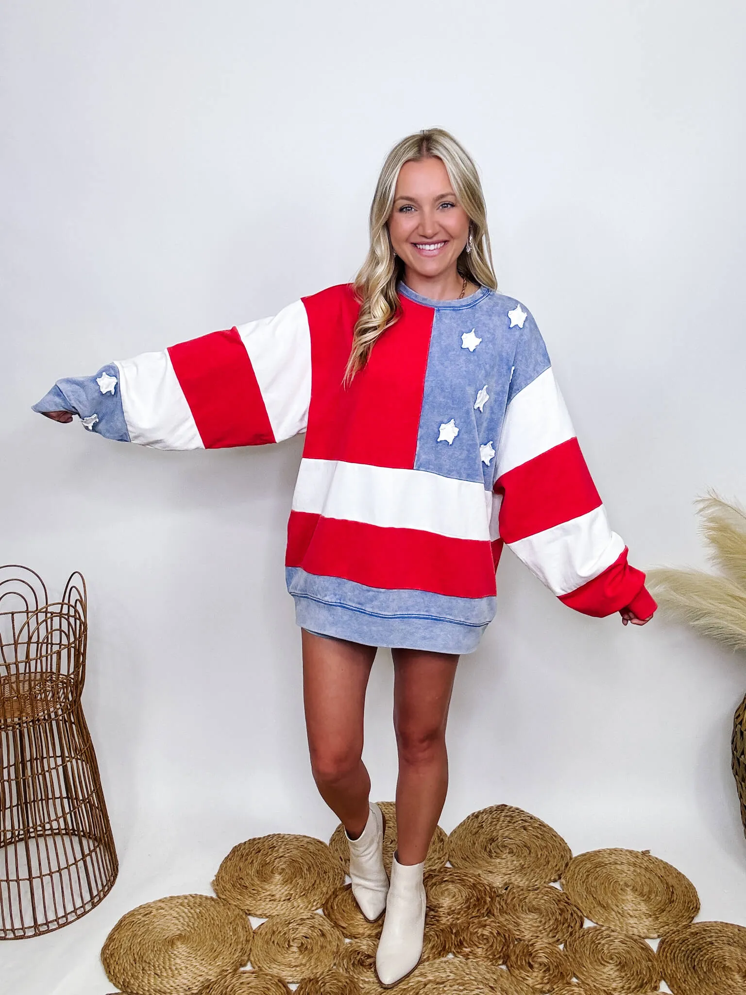 American Flag Vintage Oversized Pullover Sweatshirt in Red, White and Blue