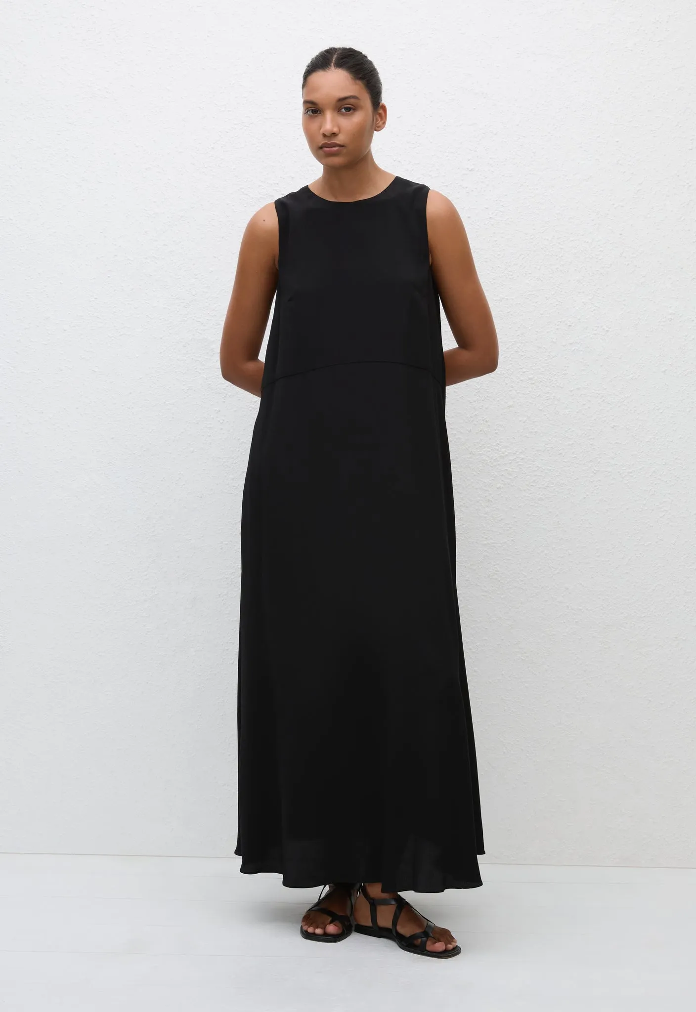 Curved Waist Midi Dress - Black