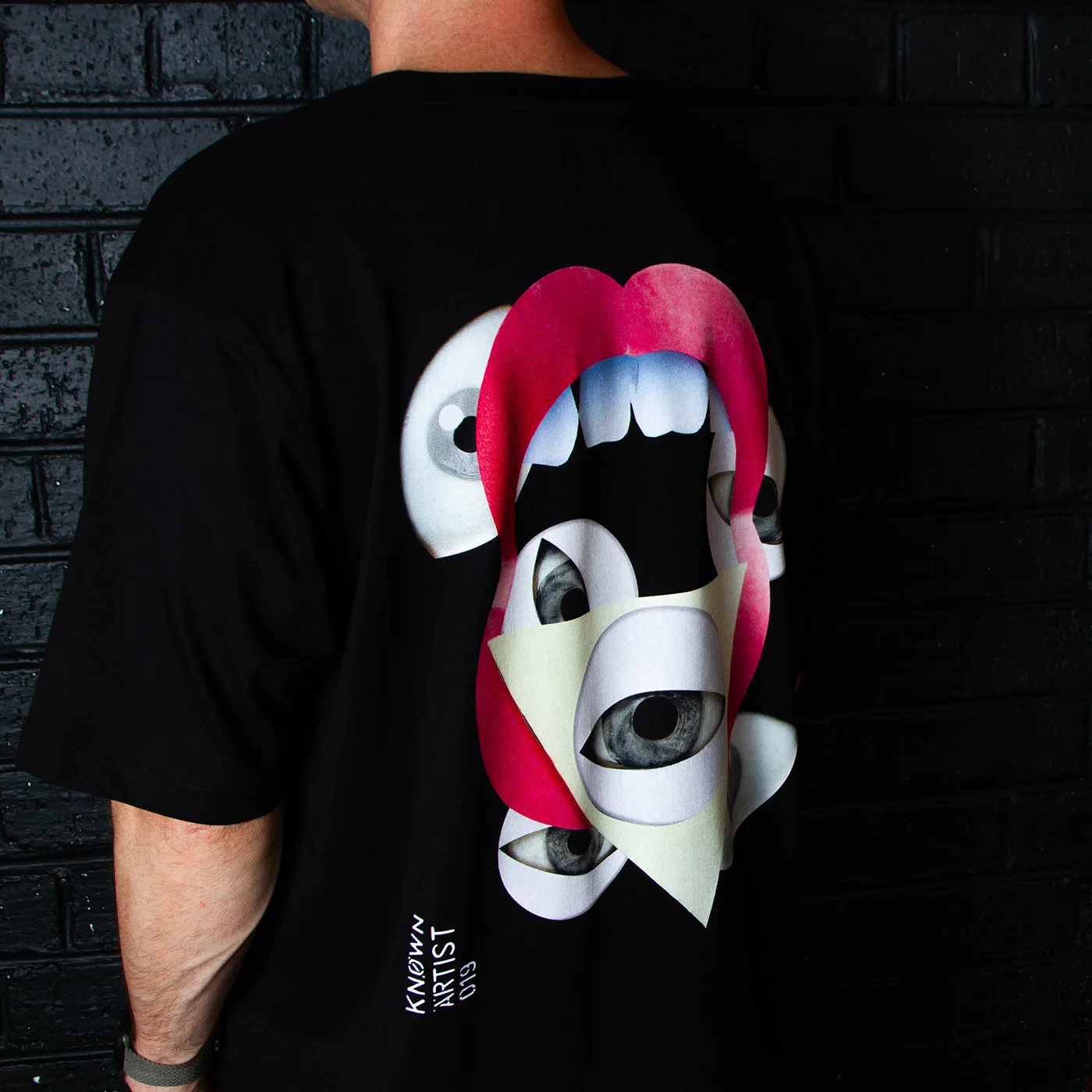 Known Artist 019 Back Print - Tshirt - Black