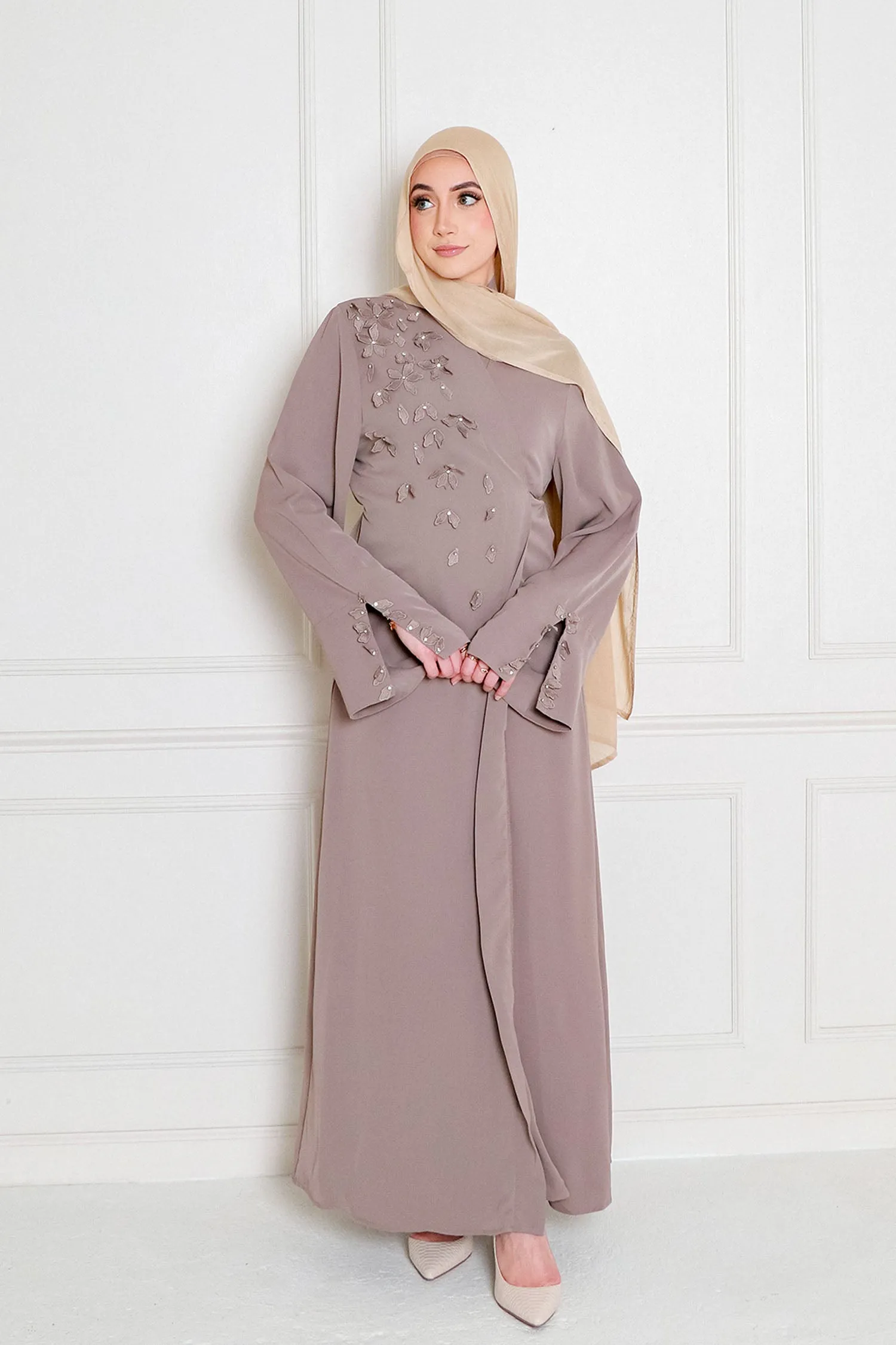 Lilian Embroidery Abaya Set- Taupe