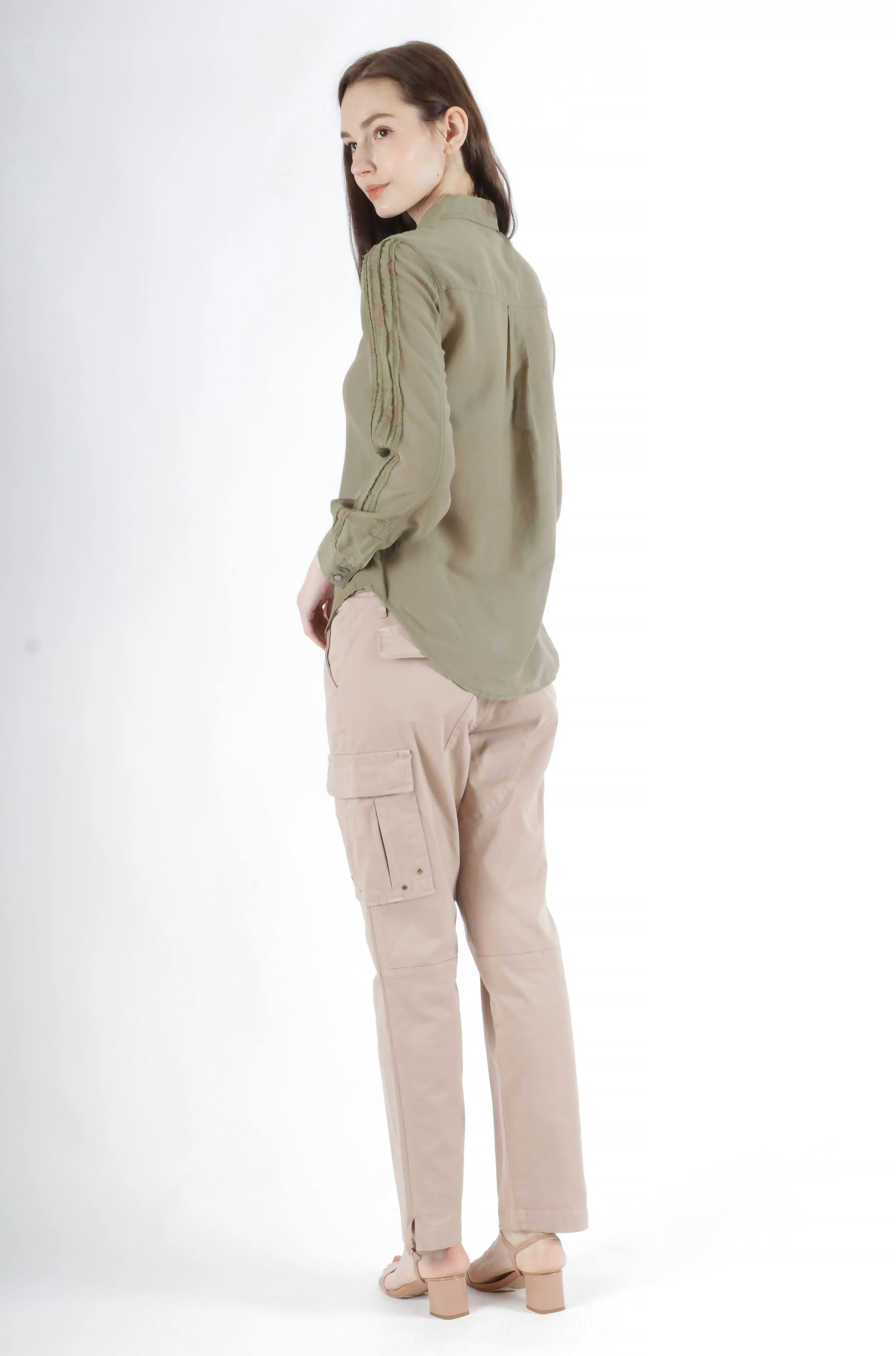 Slim Pants with cargo pockets in Brown